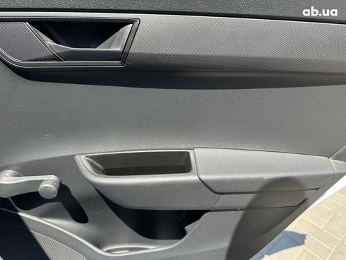 Skoda Fabia 2017 белый - фото 15
