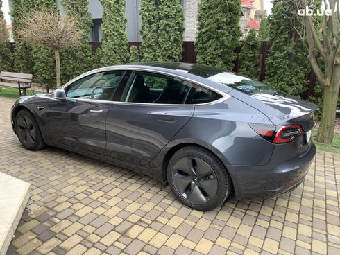 Tesla Model 3 2020 серый - фото 4