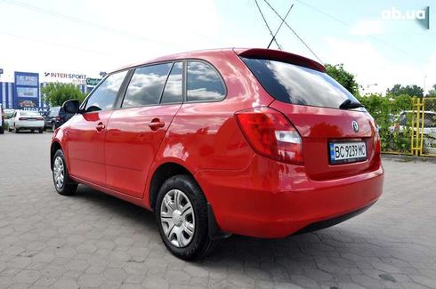 Skoda Fabia 2010 - фото 11