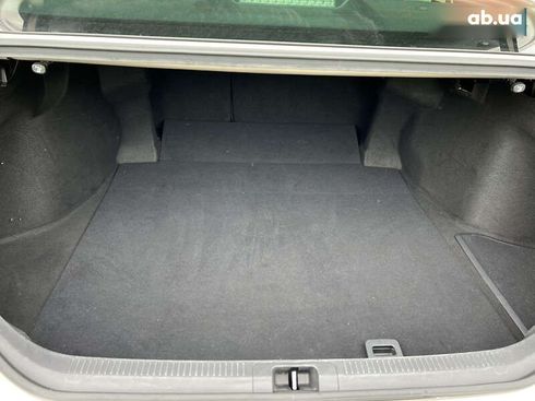 Toyota Camry 2019 - фото 18