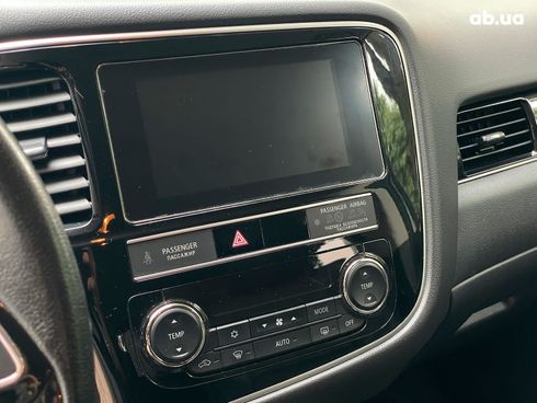 Mitsubishi Outlander 2019 белый - фото 25