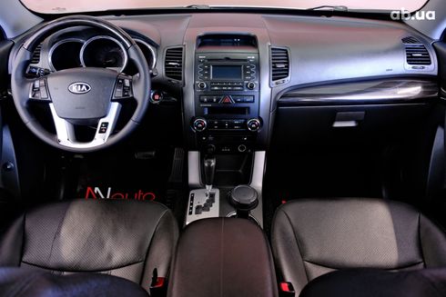 Kia Sorento 2011 серебристый - фото 7