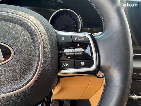 Kia Carnival 2021 - фото 12