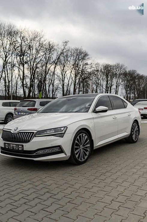 Skoda Superb 2020 - фото 27