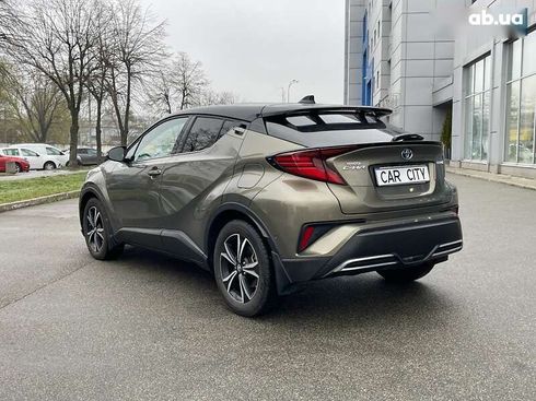 Toyota C-HR 2022 - фото 7