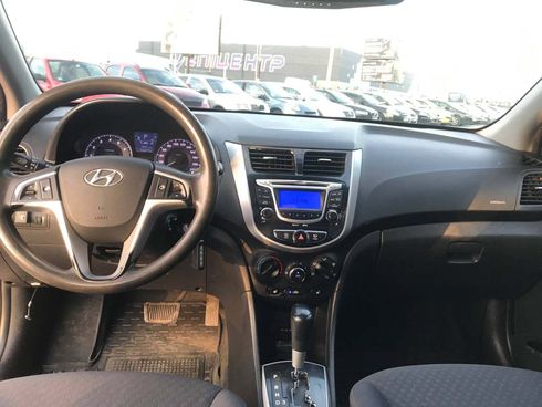 Hyundai Accent 2013 бежевый - фото 15