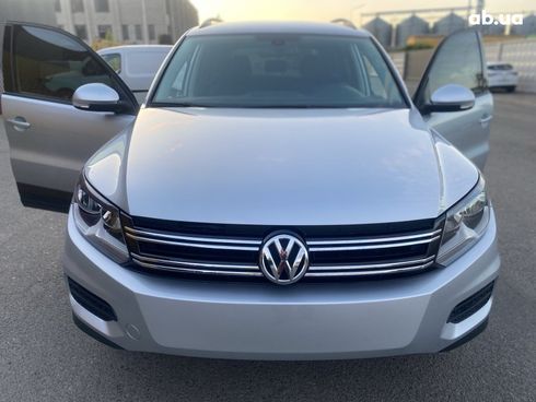 Volkswagen Tiguan 2015 серебристый - фото 3