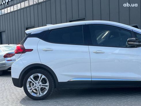 Chevrolet Bolt 2020 белый - фото 11