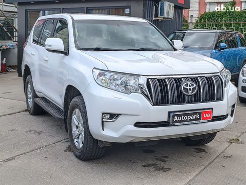 Toyota Land Cruiser Prado 2018 белый - фото 5