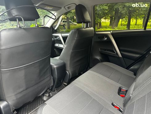 Toyota RAV4 2017 серый - фото 20