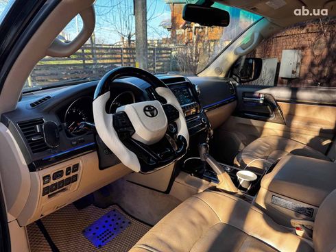 Toyota Land Cruiser 2012 черный - фото 17