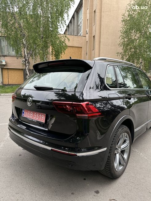 Volkswagen Tiguan 2019 черный - фото 5