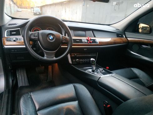 BMW 5 серия 2010 серый - фото 18