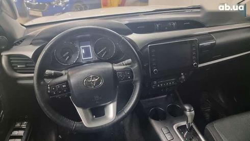 Toyota Hilux 2022 - фото 9