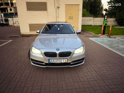 BMW 5 серия 2014 серый - фото 3