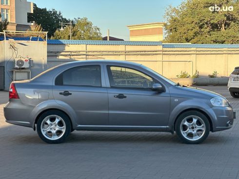 Chevrolet Aveo 2007 серый - фото 4