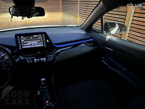 Toyota C-HR 2019 - фото 30