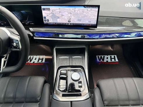 BMW i7 2023 - фото 26