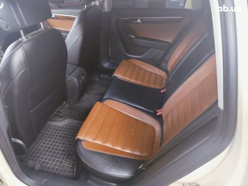 Volkswagen Passat Variant 2013 бежевый - фото 11