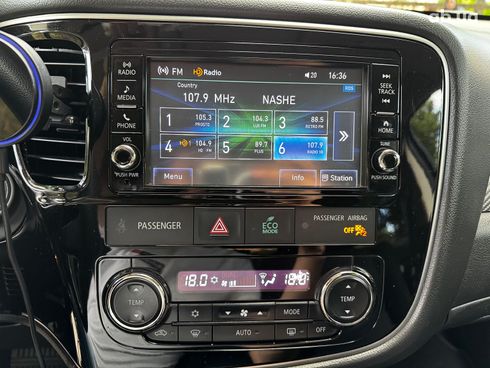 Mitsubishi Outlander 2017 синий - фото 13