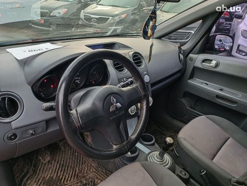 Mitsubishi Colt 2006 красный - фото 18
