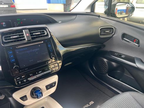 Toyota Prius 2016 черный - фото 67