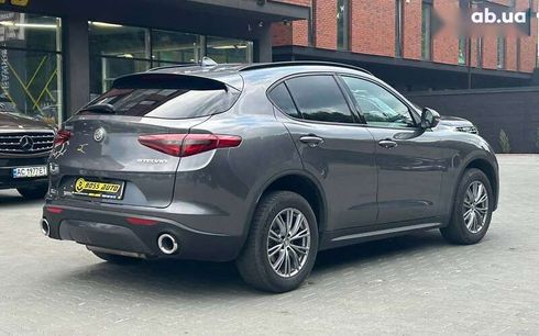 Alfa Romeo Stelvio 2021 - фото 6