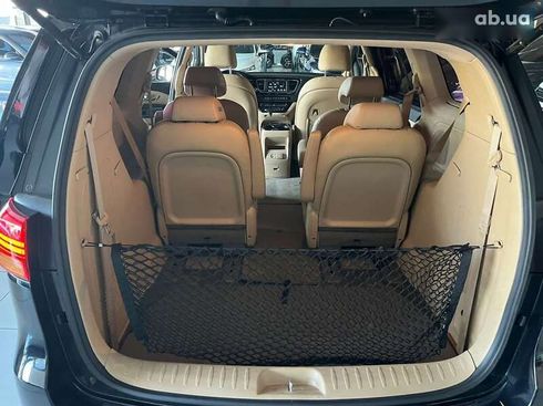 Kia Carnival 2017 - фото 9