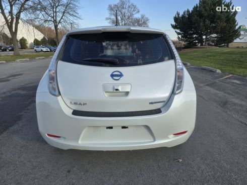 Nissan Leaf 2015 белый - фото 5