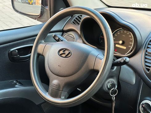Hyundai i10 2009 красный - фото 16