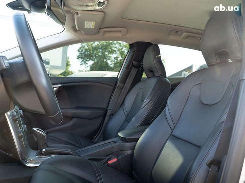 Volvo V40 2017 - фото 26