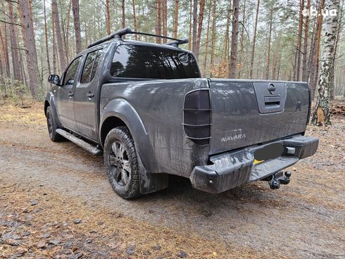 Nissan Navara 2006 черный - фото 2