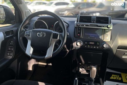 Toyota Land Cruiser Prado 2017 - фото 12