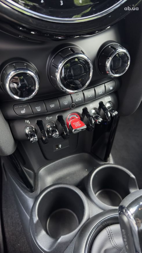 MINI John Cooper Works Hatch 2021 белый - фото 9