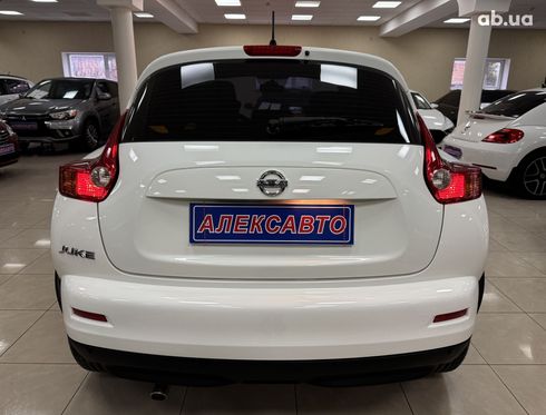 Nissan Juke 2012 белый - фото 4