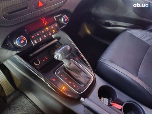 Kia Carens 2016 - фото 17