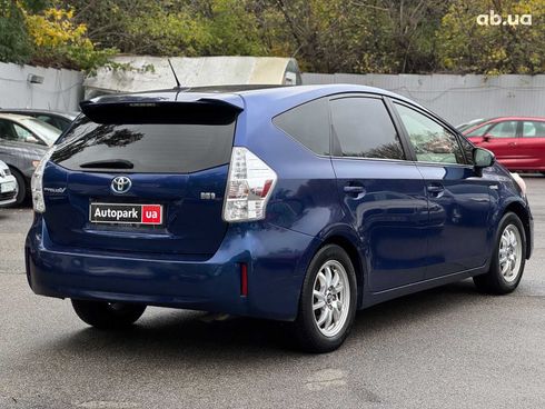 Toyota Prius V 2012 синий - фото 11