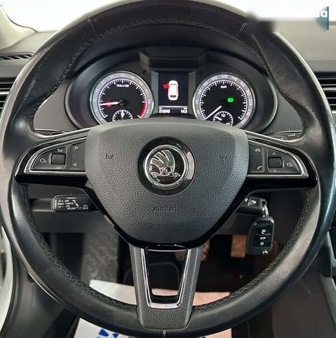 Skoda Octavia 2017 - фото 17