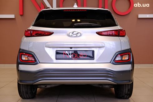 Hyundai Kona Electric 2020 серебристый - фото 6