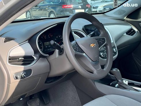 Chevrolet Malibu 2019 серый - фото 38