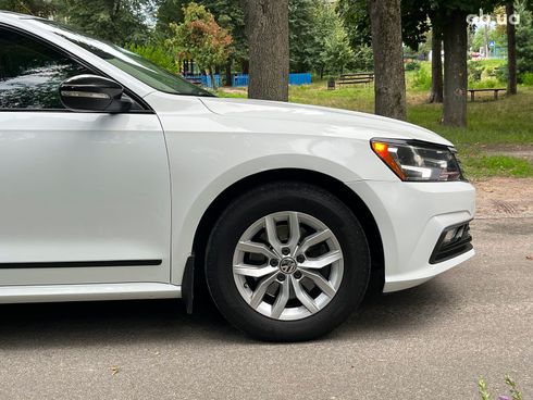 Volkswagen Passat 2016 белый - фото 6