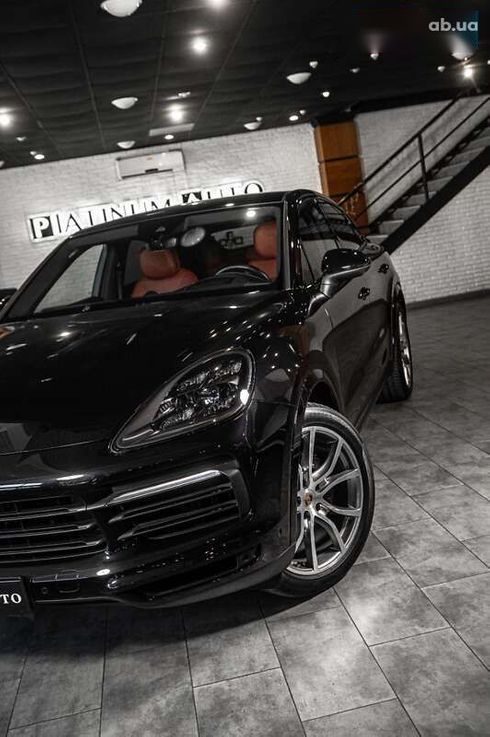 Porsche Cayenne Coupe 2021 - фото 17