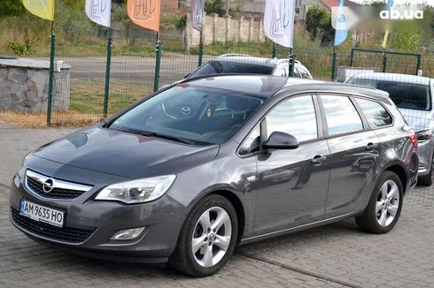 Opel Astra 2011 - фото 3