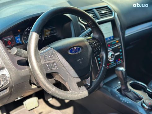 Ford Explorer 2017 красный - фото 34