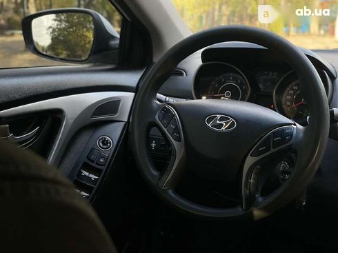 Hyundai Elantra 2013 - фото 15