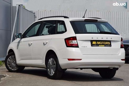 Skoda Fabia 2021 - фото 4