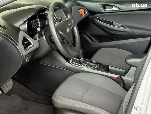 Chevrolet Cruze 2018 белый - фото 13
