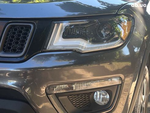 Jeep Compass 2018 серый - фото 5