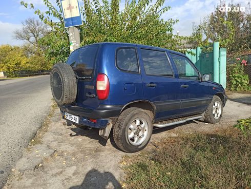 Chevrolet Niva 2006 синий - фото 2