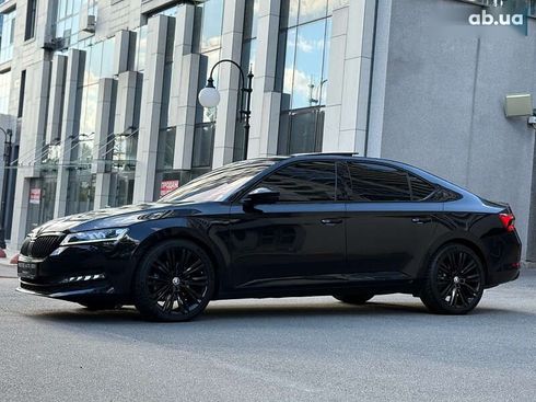 Skoda Superb 2020 - фото 15